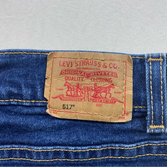 Levi's Shorts 16.5 Women’s Denim Shorts Bermuda Jean casual beach - Picture 4 of 5